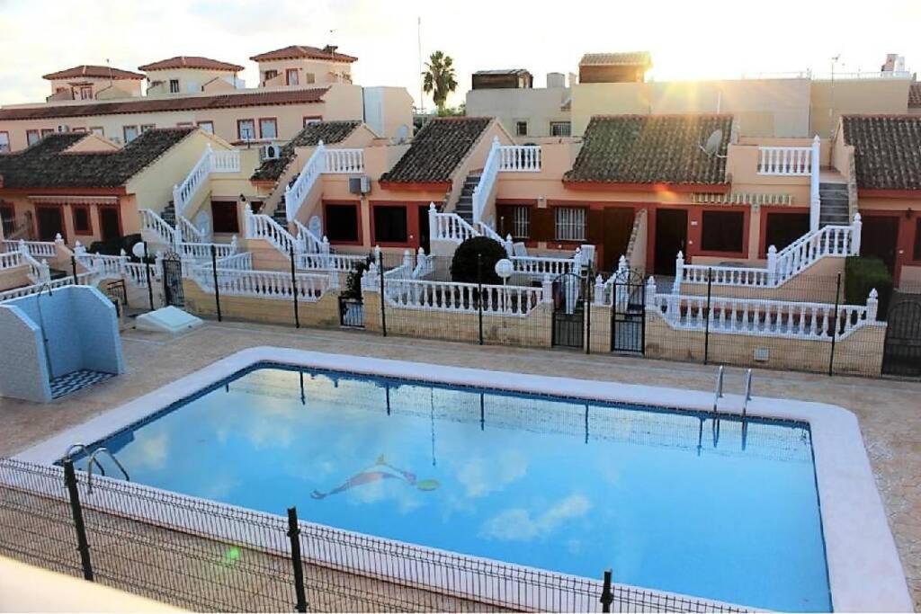 Torrevieja : Appart 1St Floor With Pool View Lägenhet Exteriör bild